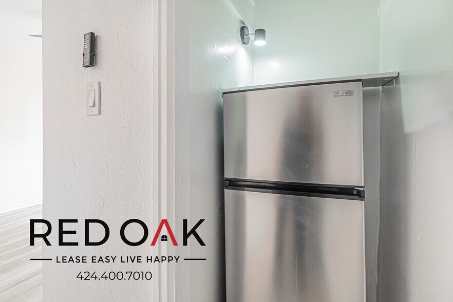 Building Photo - 3471 W 5th St