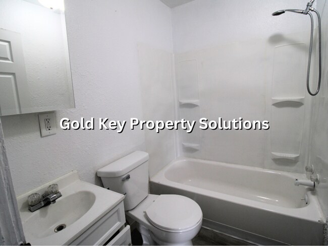 Building Photo - MUNCIE All-Electric 2 BR 1 BA House with Fenced Yard (NO SECTION 8)