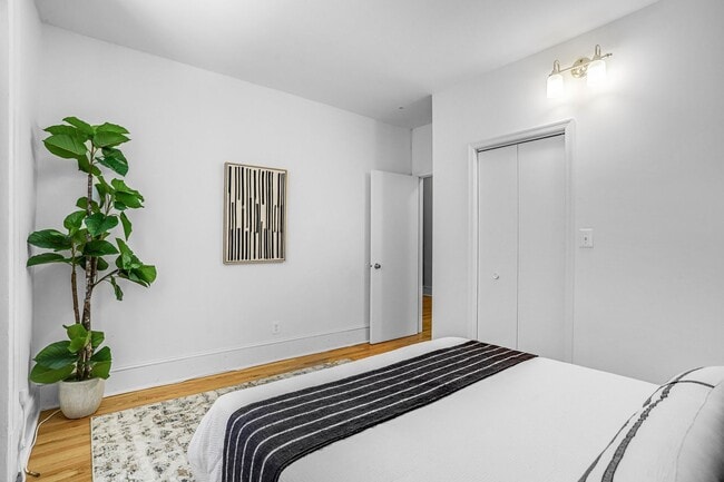 Building Photo - Mt. Pleasant Condo | 2 Bed | 2 Bath | 1,250 Sf