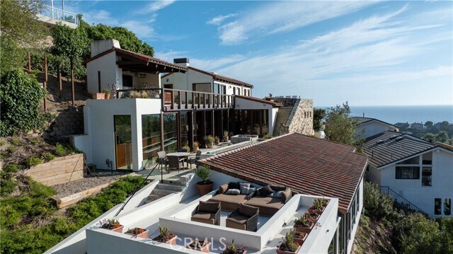 Building Photo - 345 Emerald Bay