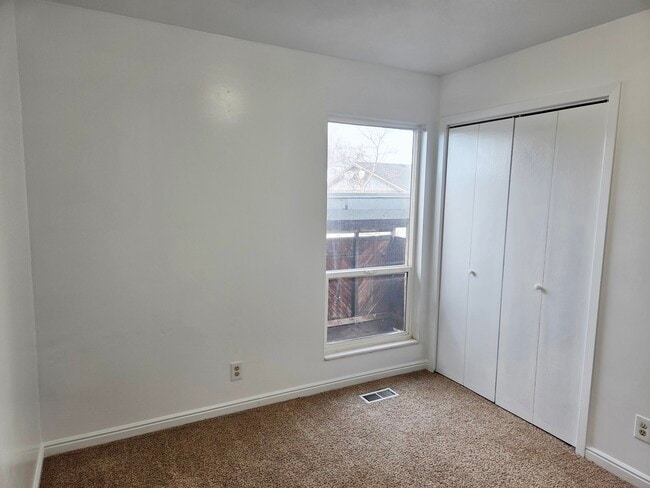 Building Photo - 1968 E 5850 S