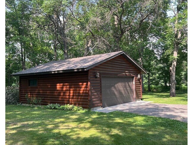Building Photo - 1126 Ebert Dr