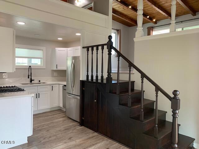 Building Photo - 288 Cahuenga Dr