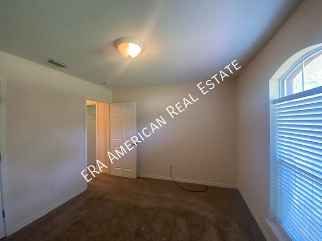 Building Photo - 6648 Longview St