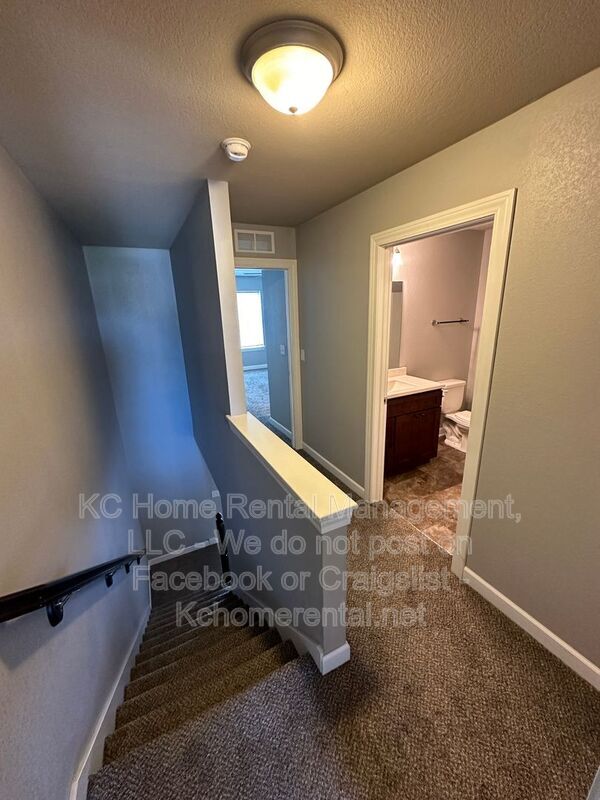 Building Photo - 10541 Kane Dr