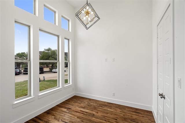 Building Photo - 907 St George Pl