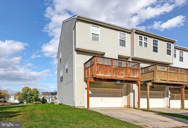 Building Photo - 5015 Leasdale Rd