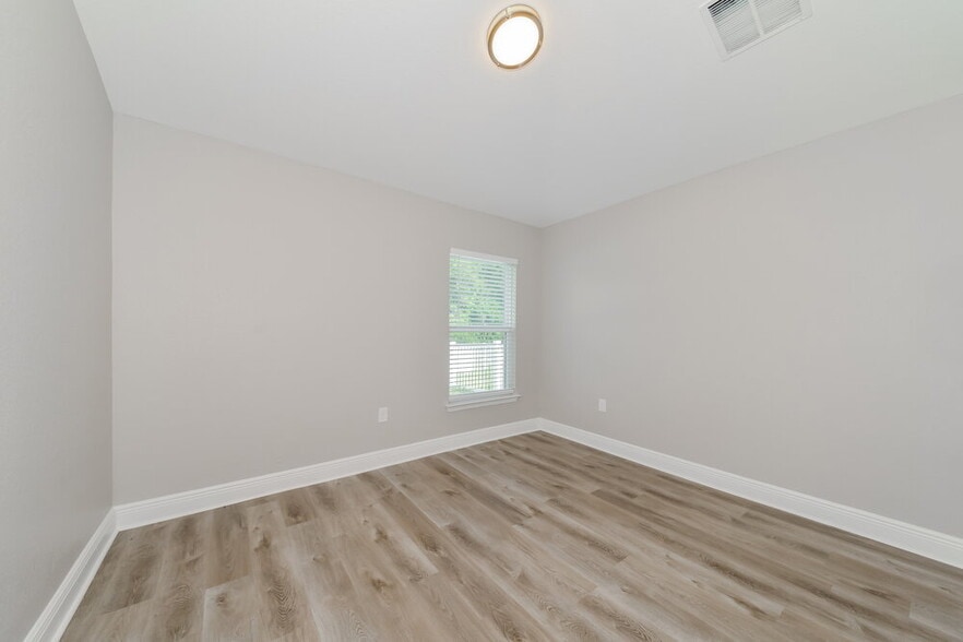 Building Photo - 1225 Sheridan Bay Dr