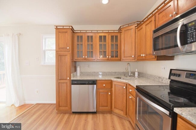 Building Photo - 5323 Debbie Ct
