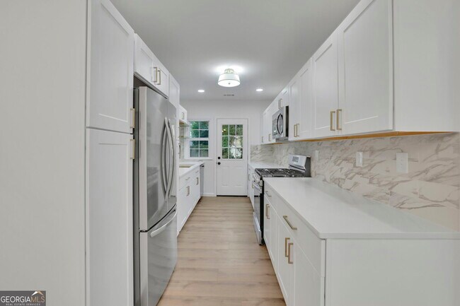 Building Photo - 808 S Park Dr