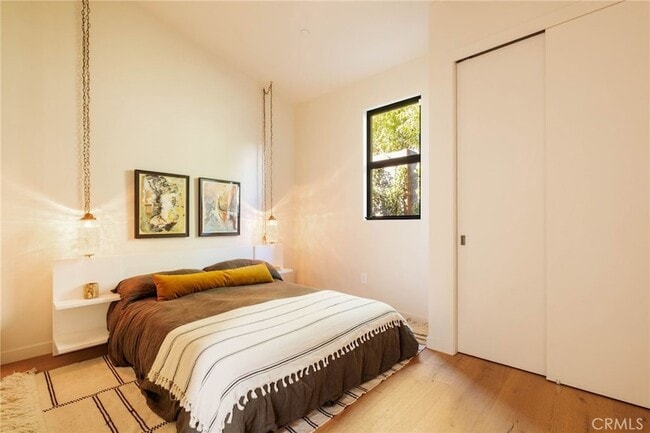 Building Photo - 354 5th Ave