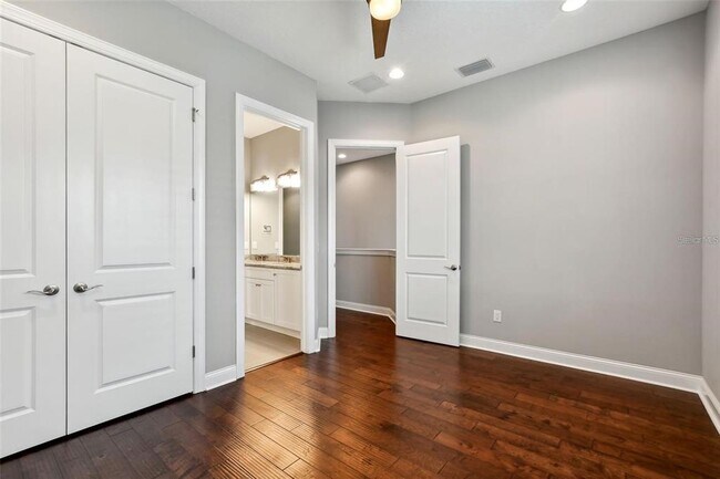 Building Photo - 403 S Melville Ave