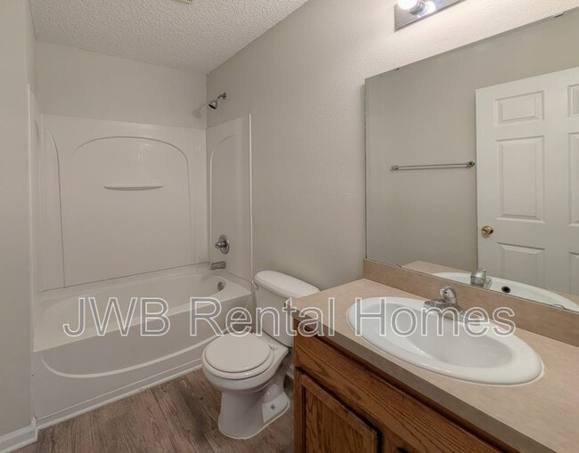 Building Photo - 2211 Faws St