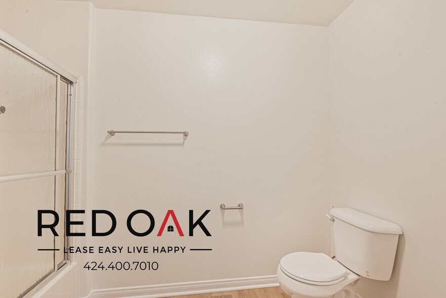 Building Photo - 326 S Westlake Ave