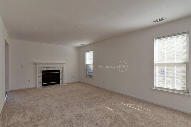Building Photo - Beautiful 4 Bedroom 2.5 Bathroom Home with...