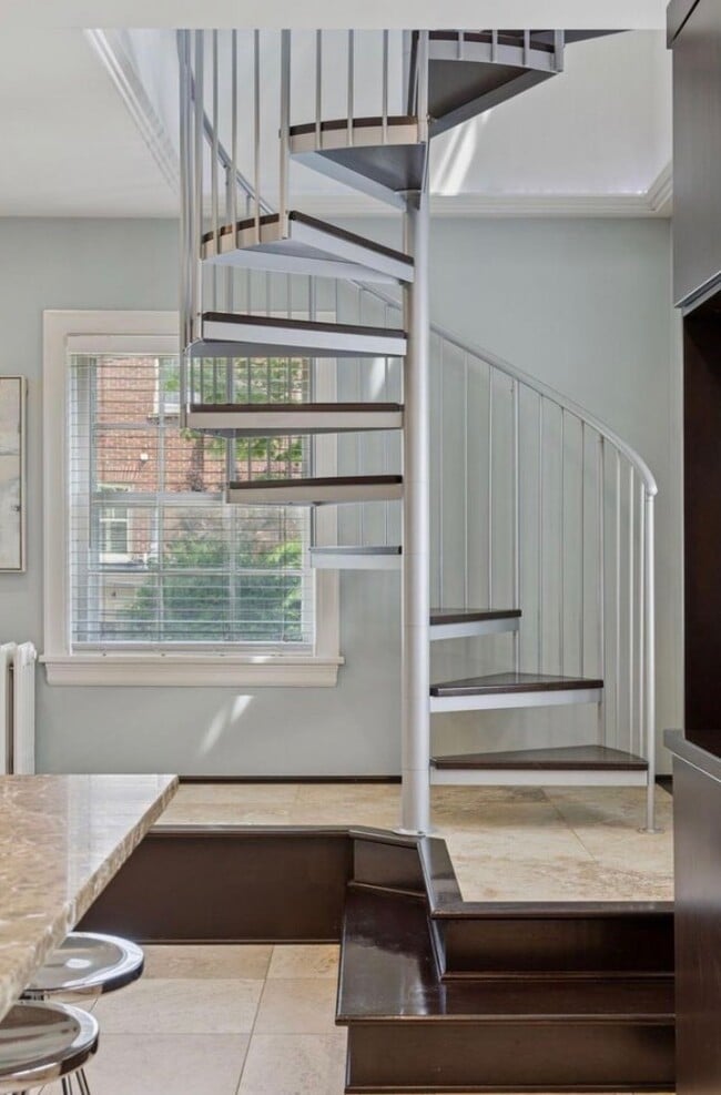 Building Photo - 1785 Dupont Ave S