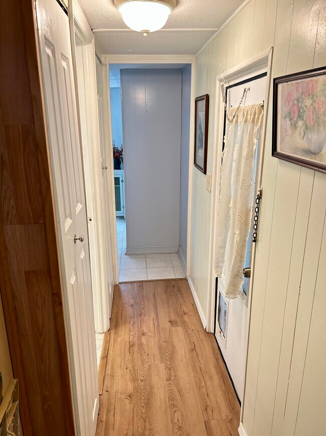 Building Photo - 425 Bougainvilla Dr