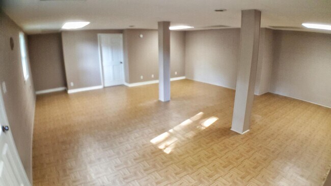 Building Photo - 521 Aurelia Lynn Dr