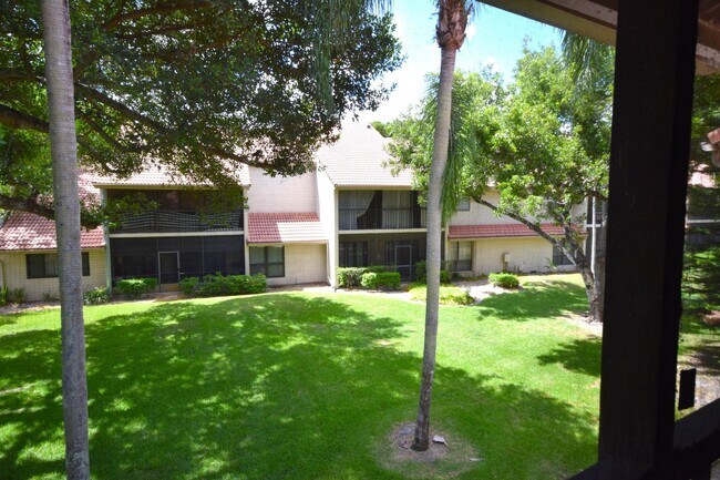 Building Photo - 5530 Coach House Cir