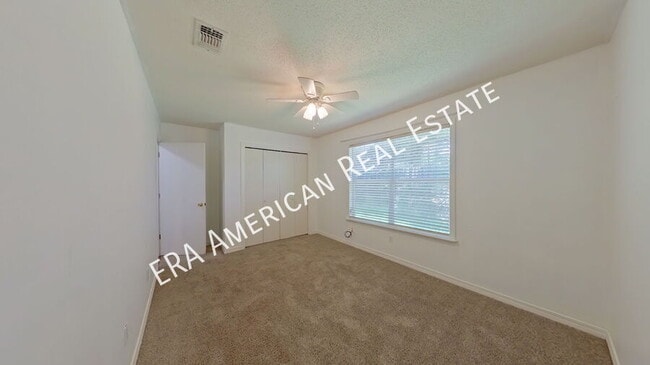 Building Photo - 412 Springate Ct