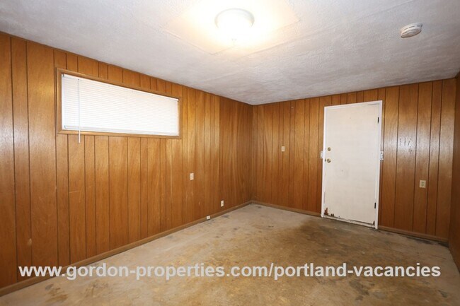 Building Photo - SE Tenino St - Brentwood-Darlington ranch-style 3 bedroom home