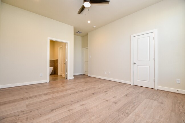 Building Photo - 2305 Silva Park Ln