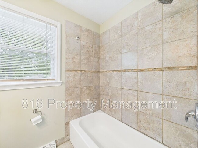 Building Photo - 10525 Skiles Ave