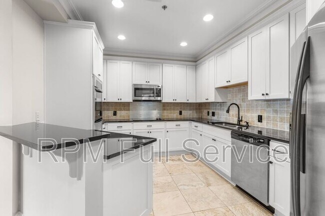 Building Photo - 110 31st Ave N