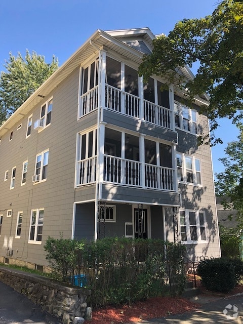 Building Photo - 53 Pilgrim Ave