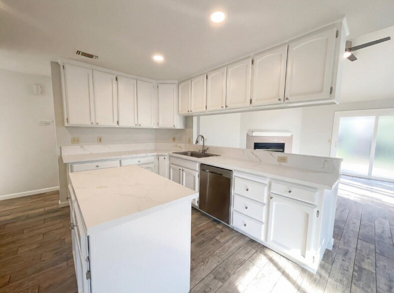 Building Photo - 4744 Ponderay Ln