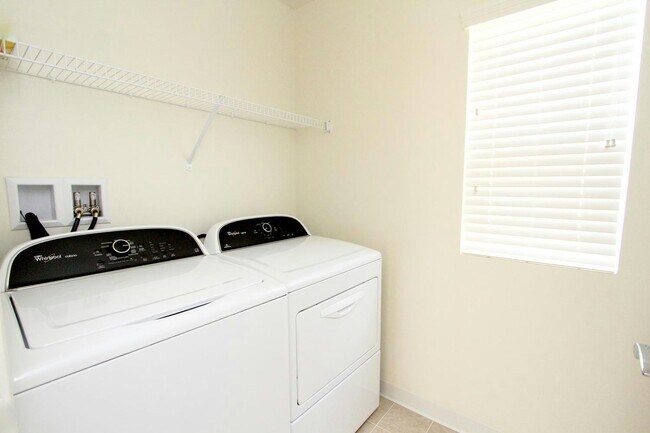 Building Photo - 91-1382-1382 Kaileolea Dr