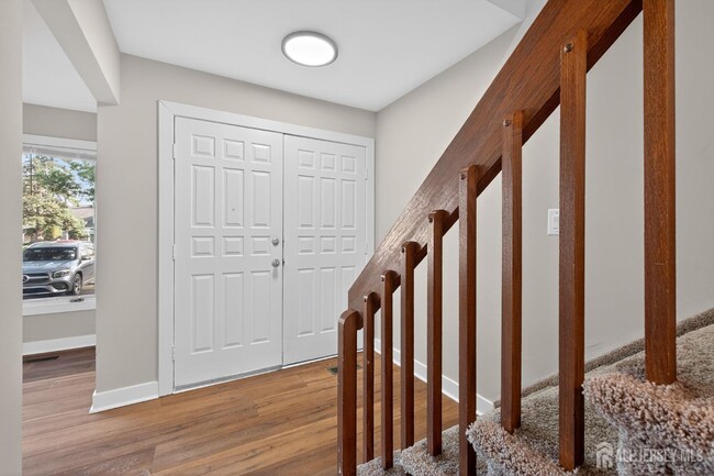 Building Photo - 172 Nathan Dr