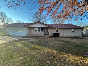 Building Photo - 2001 Westwood Ave