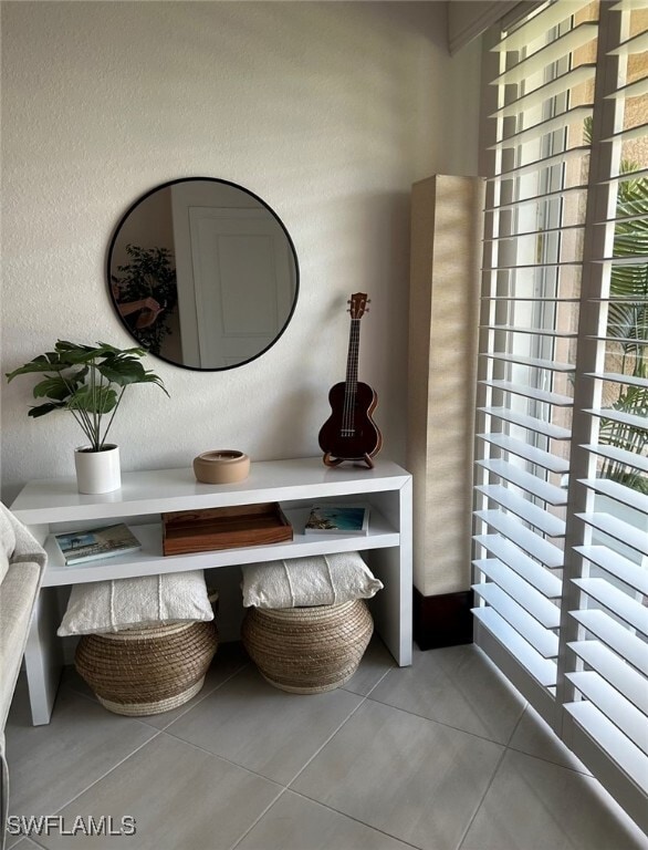 Building Photo - 2084 Wellington St