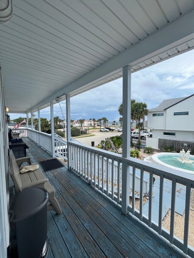 Building Photo - Flagler Beach 2BR/1.5BA Fully Furnished Upstairs Apartment – Across from the Ocean