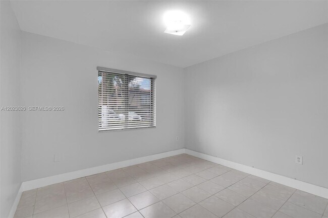 Building Photo - 3815 SW 82nd Ave