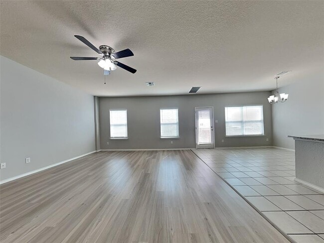 Building Photo - 214 Tallow Trl