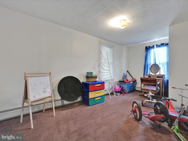 Building Photo - 211 Lincoln Ave