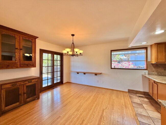 Building Photo - 5616 Marne Ave