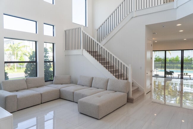 Building Photo - 8151 Laurel Falls Dr