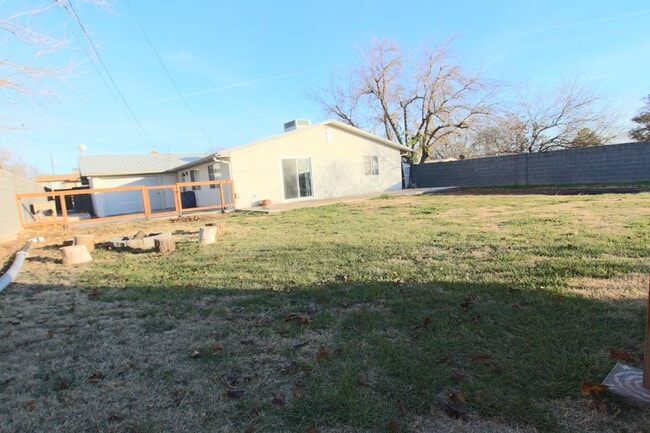 Building Photo - Downtown Washington - (Approved) Pet Optional