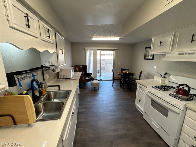 Building Photo - 4458 Del Oro Dr