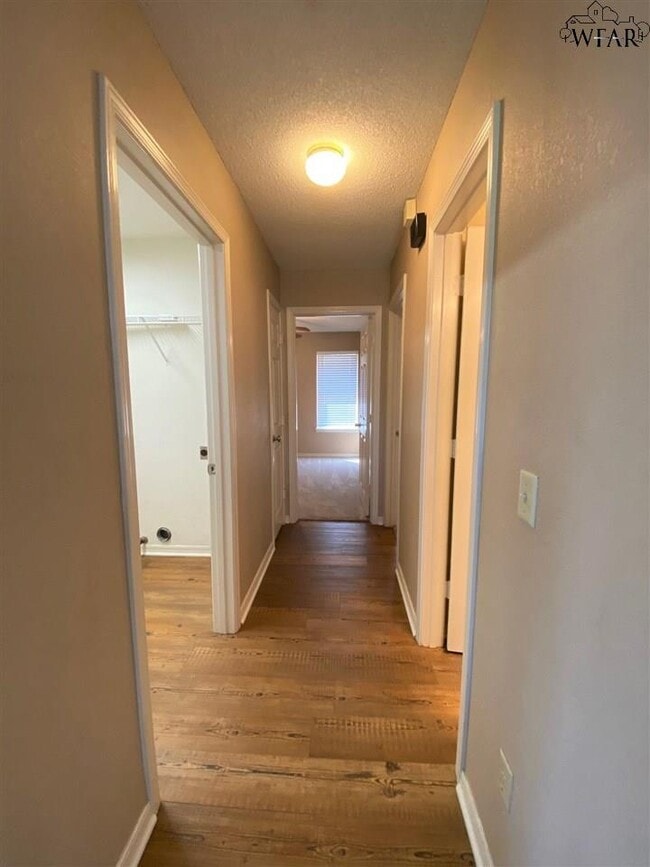 Building Photo - 3803 Stonegate Dr