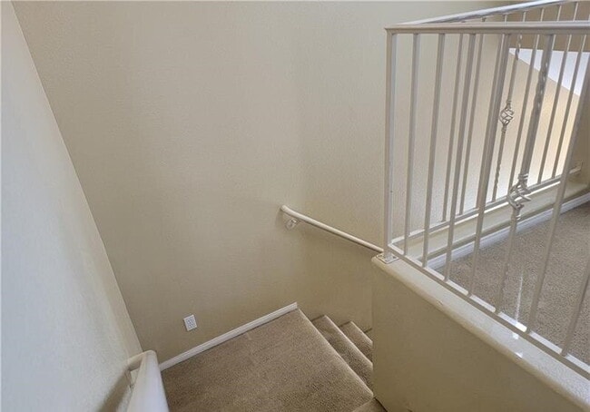 Building Photo - Gated Community Condo