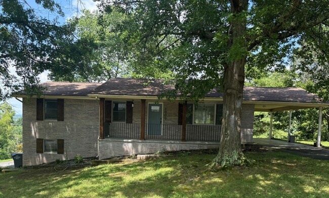 Primary Photo - 3 bedroom 2.5 bathroom Home - Kingsport TN