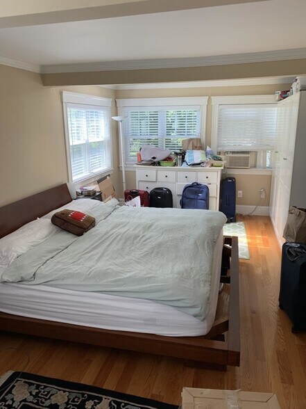 Building Photo - 38 Matignon Rd