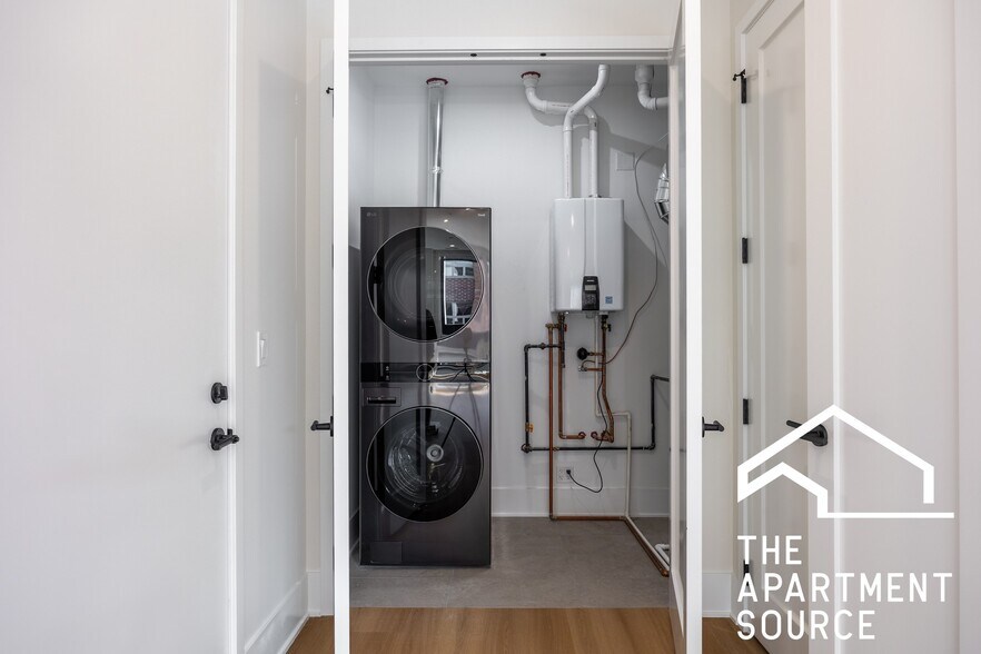 Building Photo - 1620 W Grand Ave