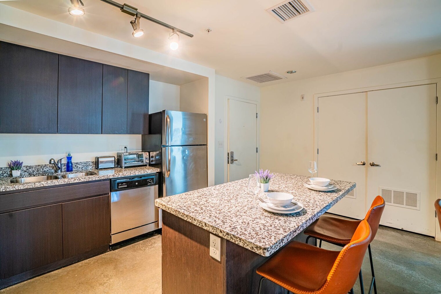 Building Photo - 810 N 4th St