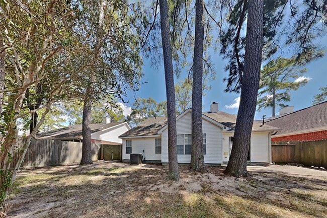 Building Photo - 1745 Fay Dr