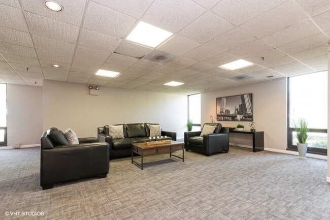 Building Photo - 9128 W Terrace Dr